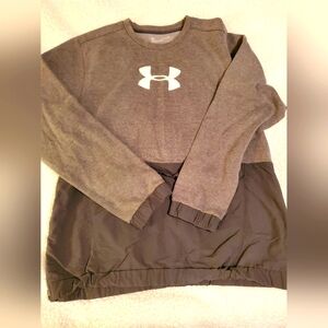 Men's Under Armour pullover long sleeve shirt. Gray, XL. Pocket and zipper sides